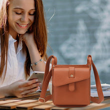 Load image into Gallery viewer, Leather Shoulder Bag With A Unique Design