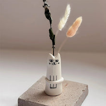 Load image into Gallery viewer, Cat Tiny Vase