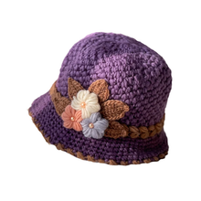 Load image into Gallery viewer, French Thicken Women&#39;s Flowers Knitted Woolen Hat