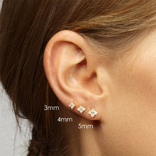 Load image into Gallery viewer, Mini Flower Stud Earrings