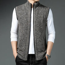 Load image into Gallery viewer, Men&#39;s Fleece Vest