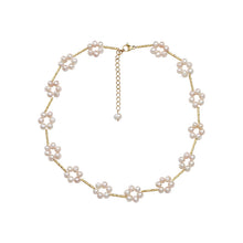 Load image into Gallery viewer, Flower Pearl Necklace