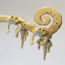 Load image into Gallery viewer, Creative Lizard Stud Earrings