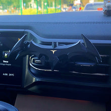 Load image into Gallery viewer, Bat Wings Car Phone Holder